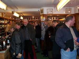 Billeder fra gratis whisky smagning hos Bernina Vinhandel den 12 marts 2005