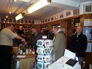 Billeder fra gratis whisky smagning hos Bernina Vinhandel den 12 marts 2005