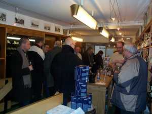 Billeder fra gratis whisky smagning hos Bernina Vinhandel den 12 marts 2005