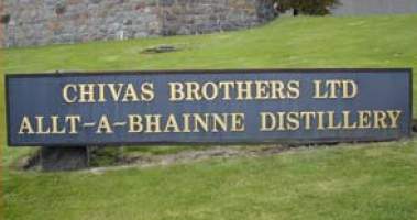 The Allt-A-Bhainne Distillery sign : \L\1icture from scotchwhisky.net)